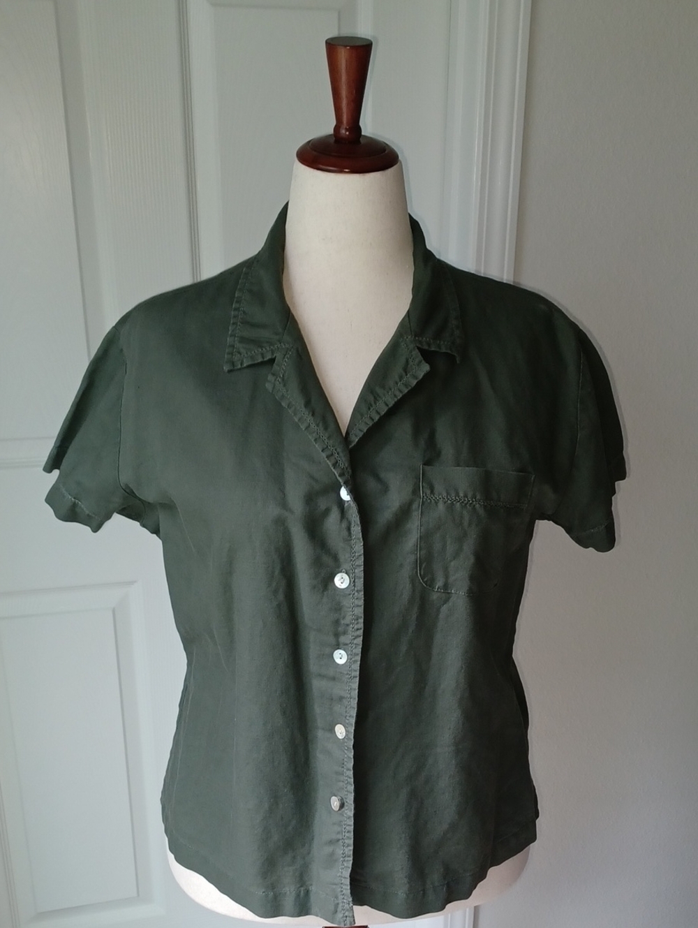 NWB Casuals  Linen Olive Green Short Sleeve Button-Down Shirt XL